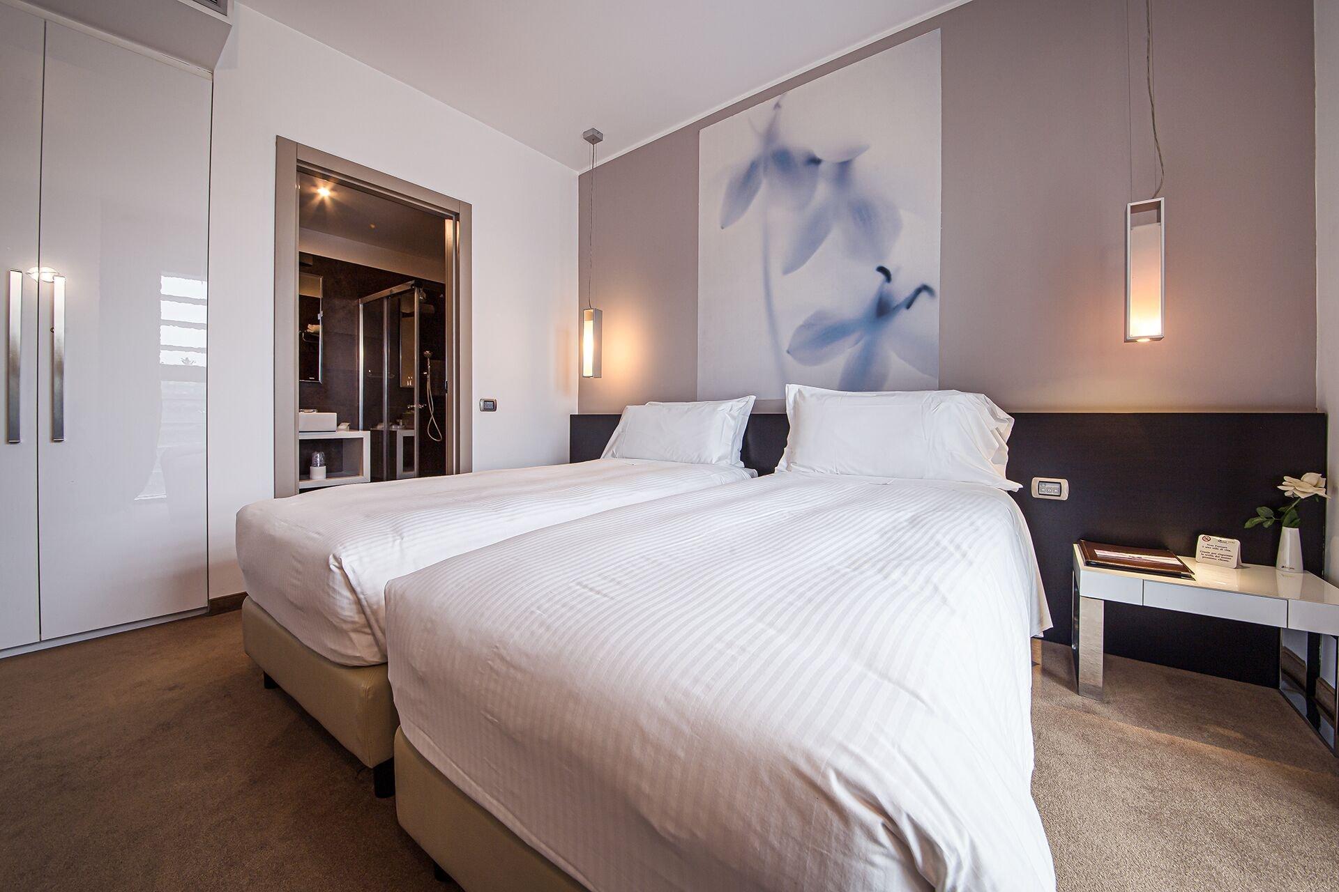 Hotel For You Чернуско-суль-Навильо Экстерьер фото